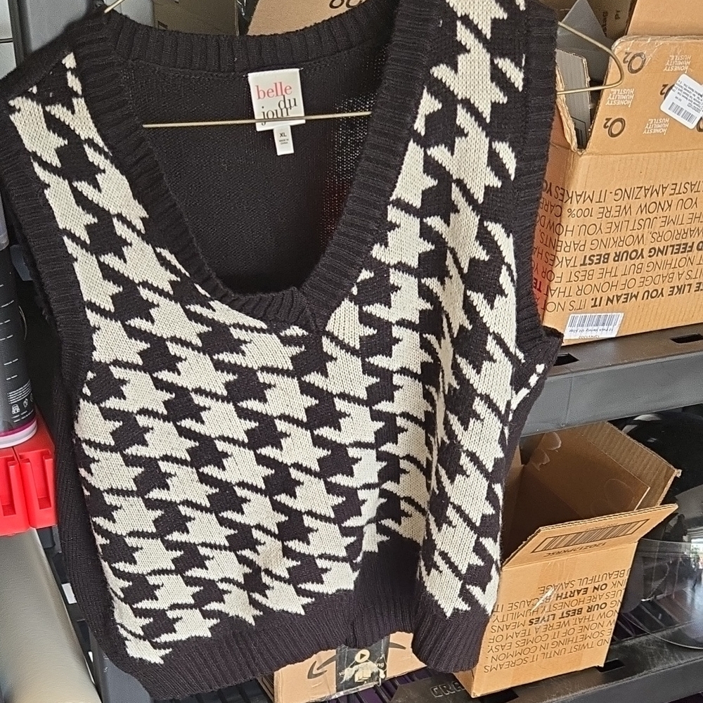 Belle Jouip Black & Cream Houndstooth Knit Sweater Vest